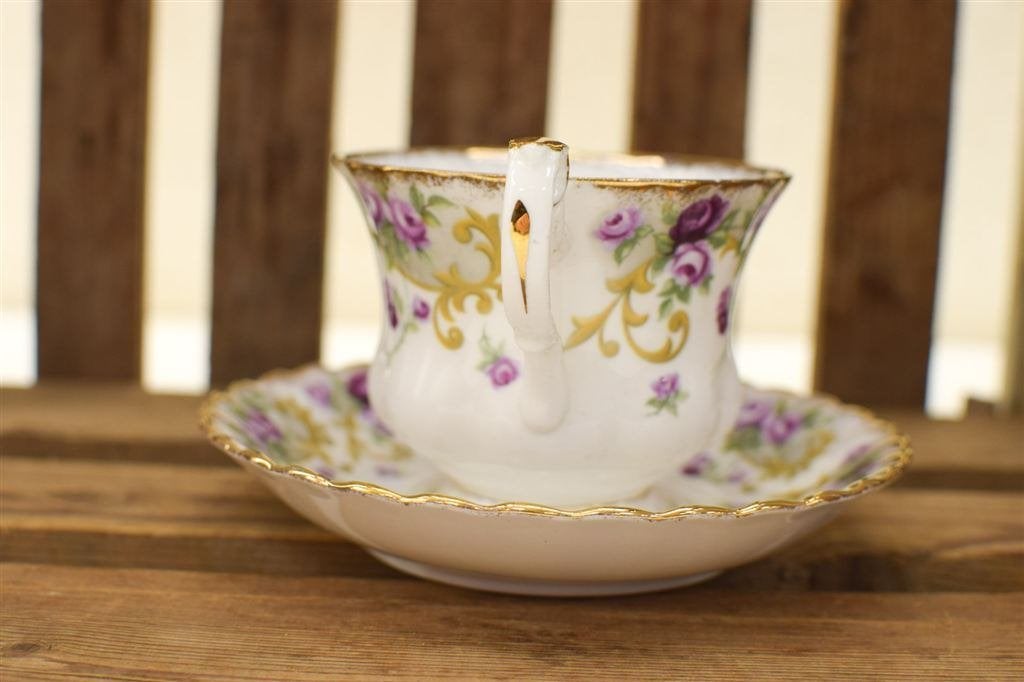 Royal Albert porseleinen kop en schotel 45246, Huis en Inrichting, Keuken | Servies, Gebruikt, Ophalen of Verzenden, Bord(en)