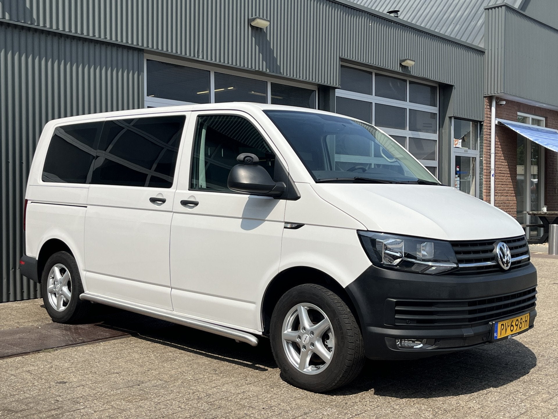 Volkswagen Transporter Kombi 2.0 TDI 150 PK DSG Automaat L1H, Stof, 150 pk, 255 €/maand, 2500 kg