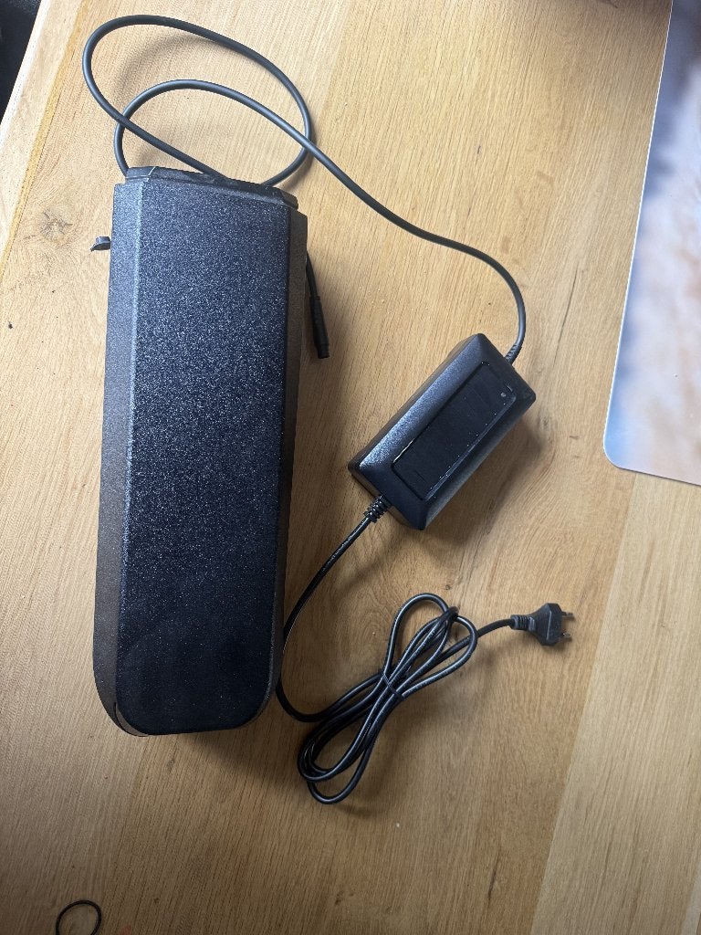 NIEUW Vestel Bimas E-bike Accu 36V 15Ah 540Wh + Oplader, Nieuw