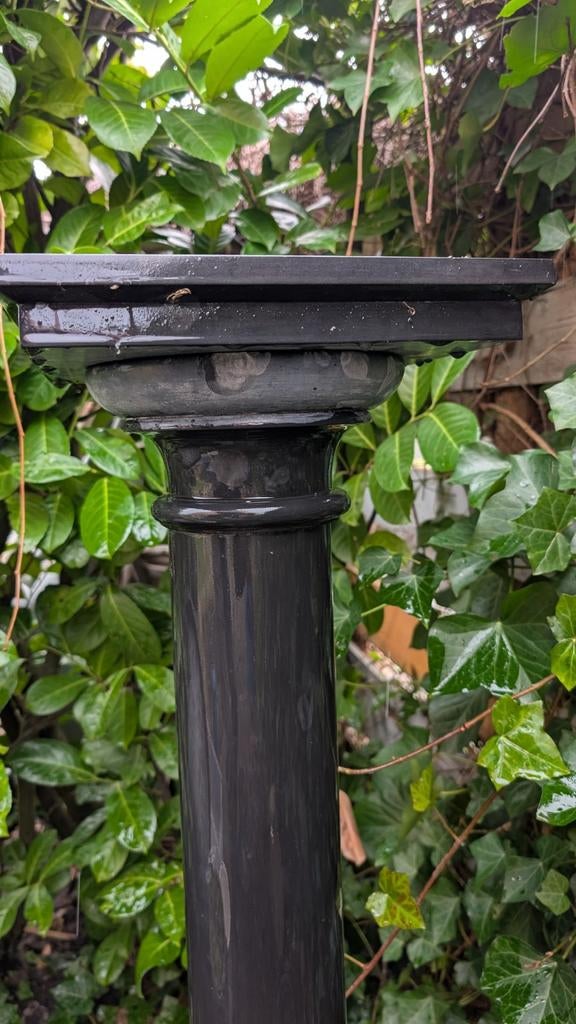 Zwarte marmeren pilaar, Huis en Inrichting, Woonaccessoires | Zuilen en Pilaren, Ophalen