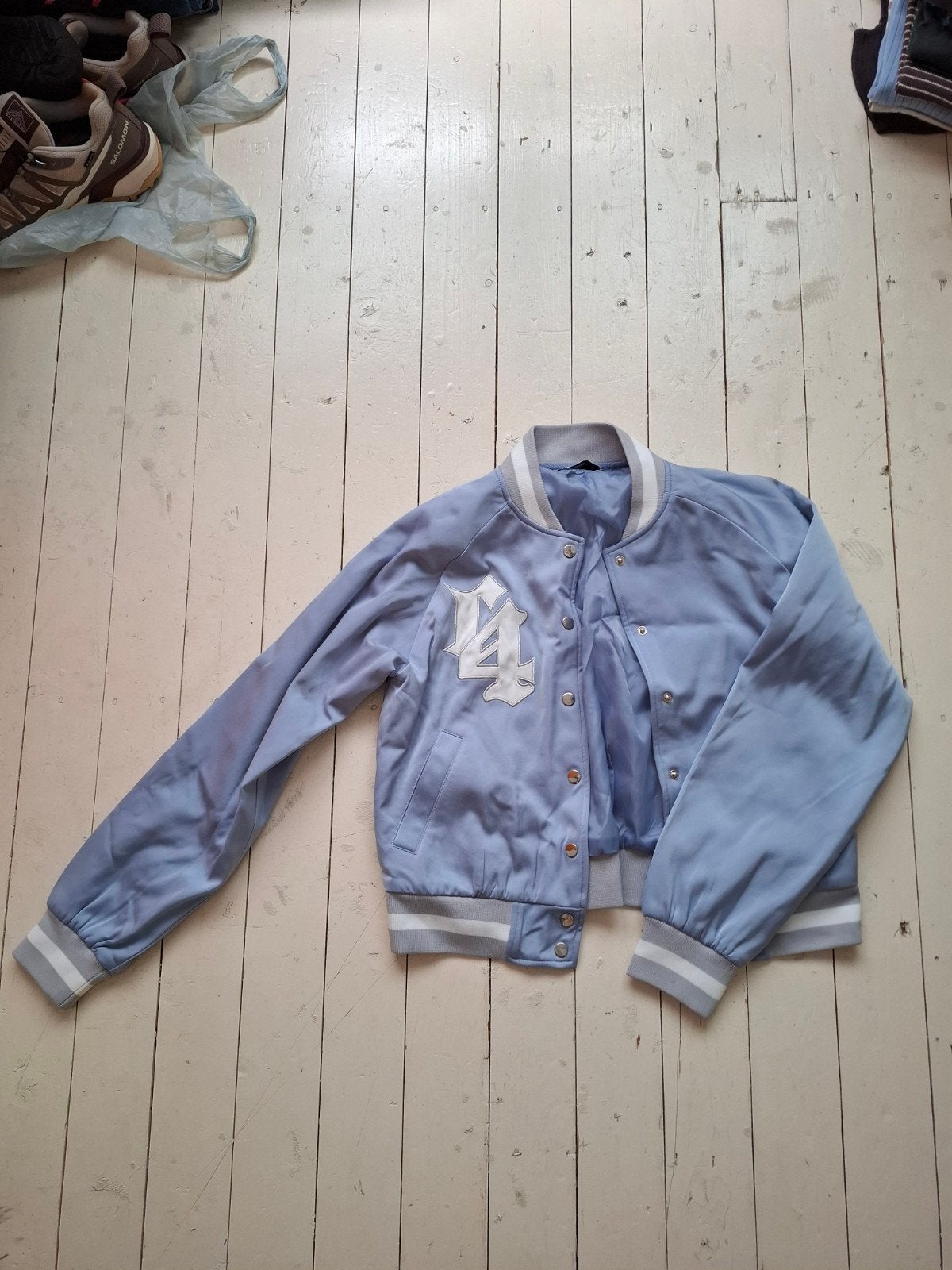 Adika Bomberjack Lichtblauw met Wit - Maat S, Adika, Blauw, Ophalen of Verzenden, Zo goed als nieuw