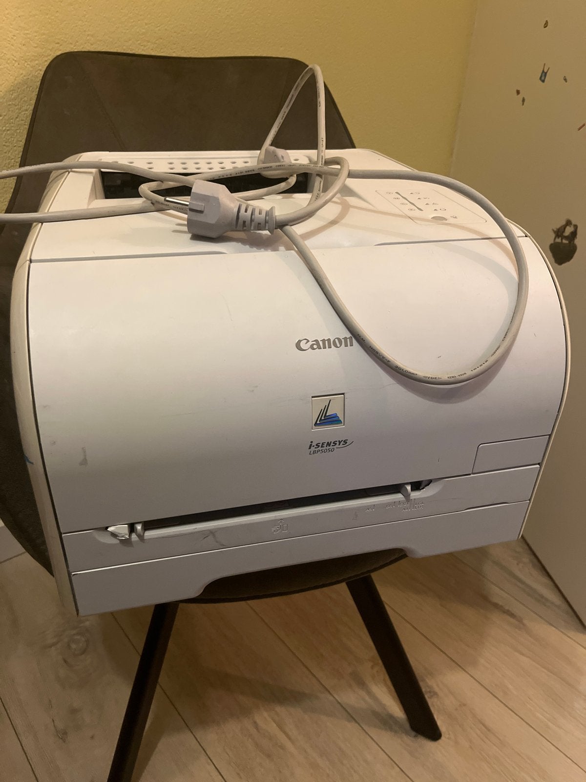 Defect en gratis Canon i-SENSYS LBP5050 kleuren laserprinter, Computers en Software, Ophalen, Gebruikt, Printer, Kleur printen