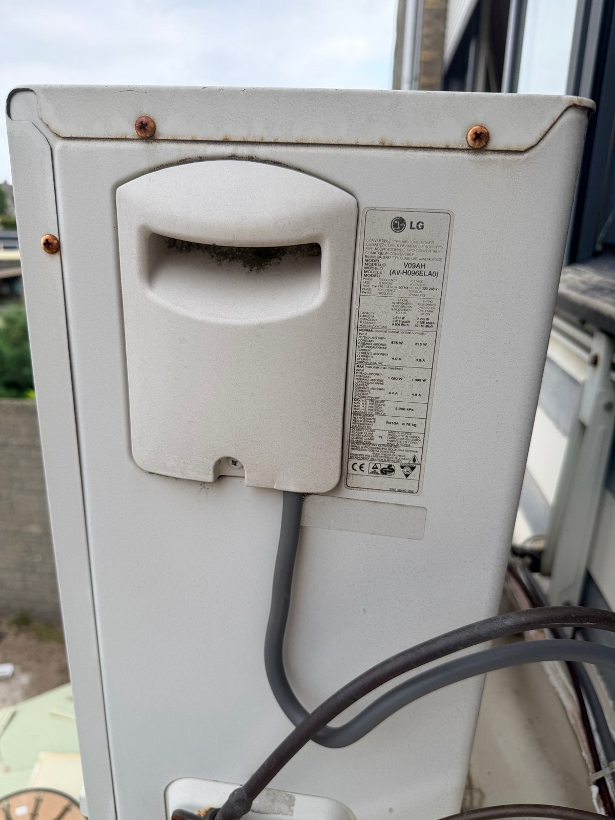 LG AVH096ELA0 Buitenunit Split-Airco met Wandbeugels, Gebruikt, Ophalen of Verzenden, Verwarmen, Wandairco