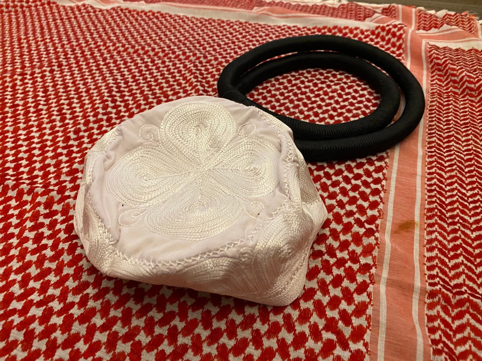 Arabische sjaal hoofdband en gebedshoedje voor kinderen, Ophalen of Verzenden, Gebruikt, Jongen, Setje