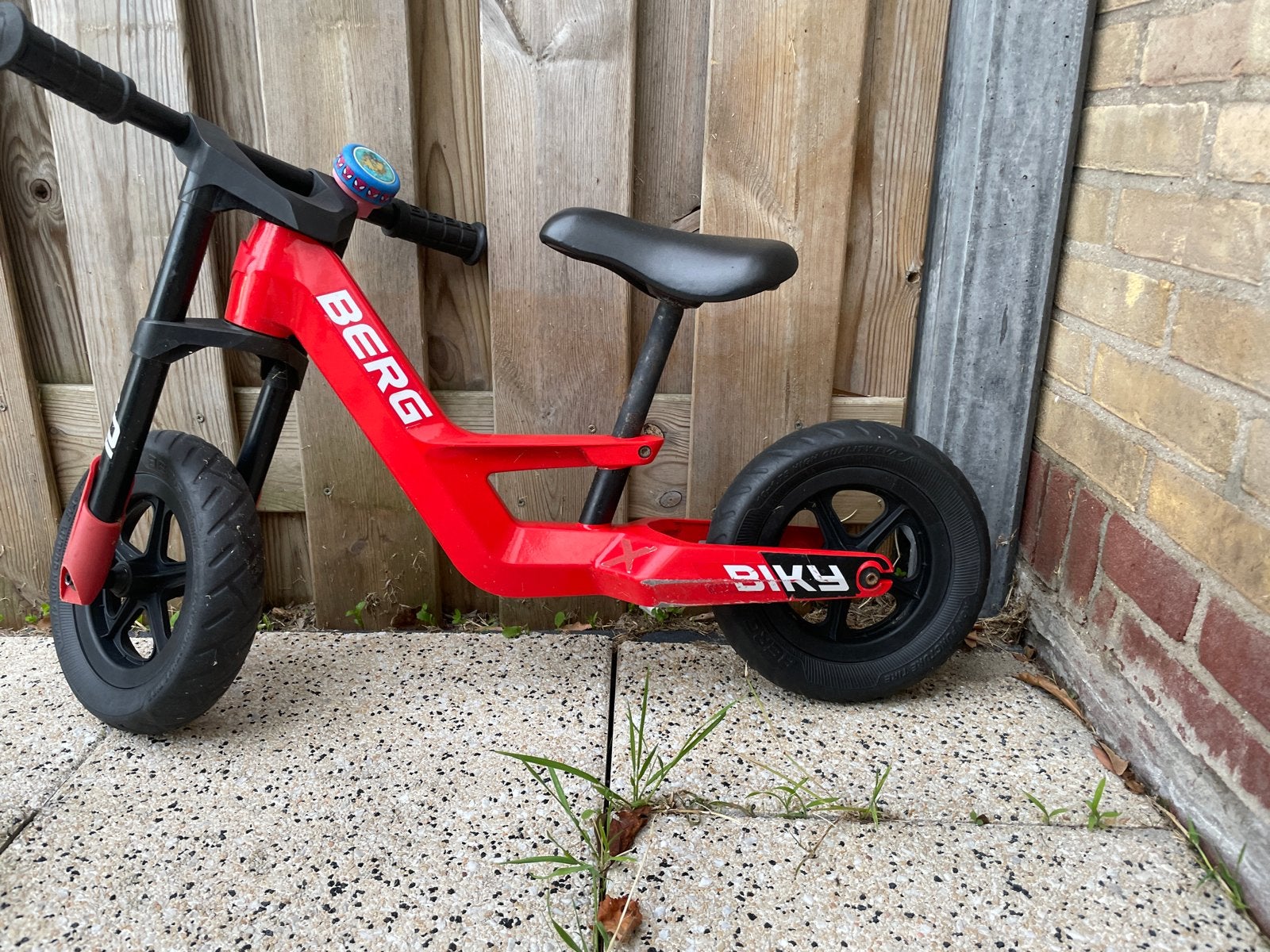BERG Biky loopfiets rood - Zo goed als nieuw, Fietsen en Brommers, Fietsen | Kinderfietsjes, Zo goed als nieuw, 16 tot 20 inch