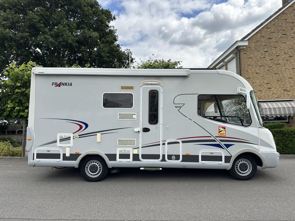 Frankia I 6400 FD Mercedes Automaat 184PK, Afzuigkap, Achteruitrijcamera, Ringverwarming, Bedrijf