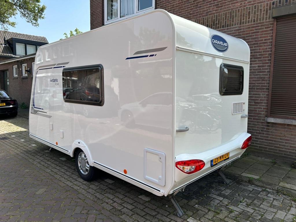 Caravelair Antares Style 400 - zgan Dorema voortent, Vast bed, Luifel, Treinzit, 750 - 1000 kg