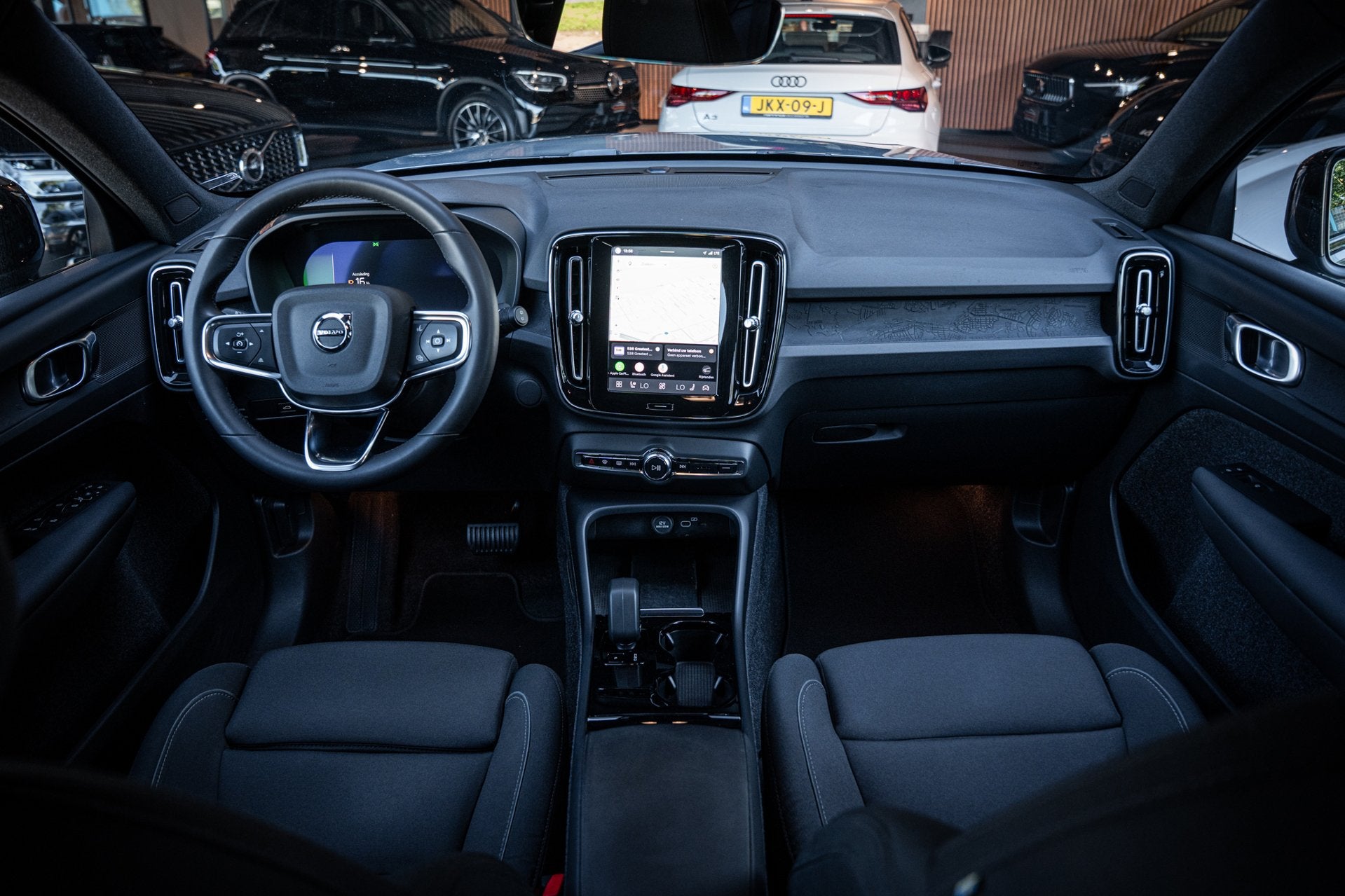 Foto 2 van Volvo XC40 Single Motor Plus 69 kWh|Elec Trekh|Pilot Assist|