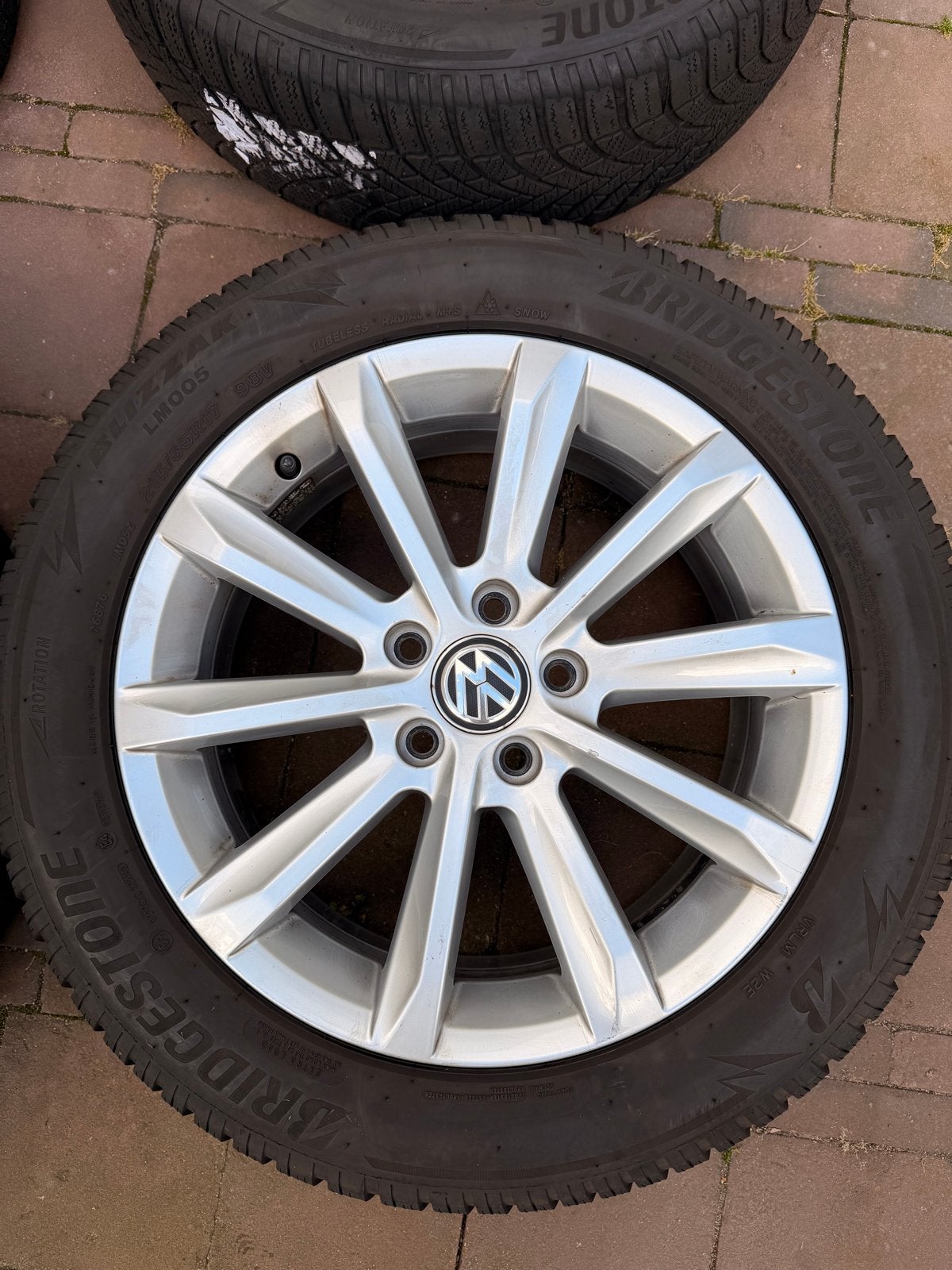 Volkswagen Passat Winterbanden (Bridgestone) op velg, Ophalen, Banden en Velgen, 17 inch, Winterbanden