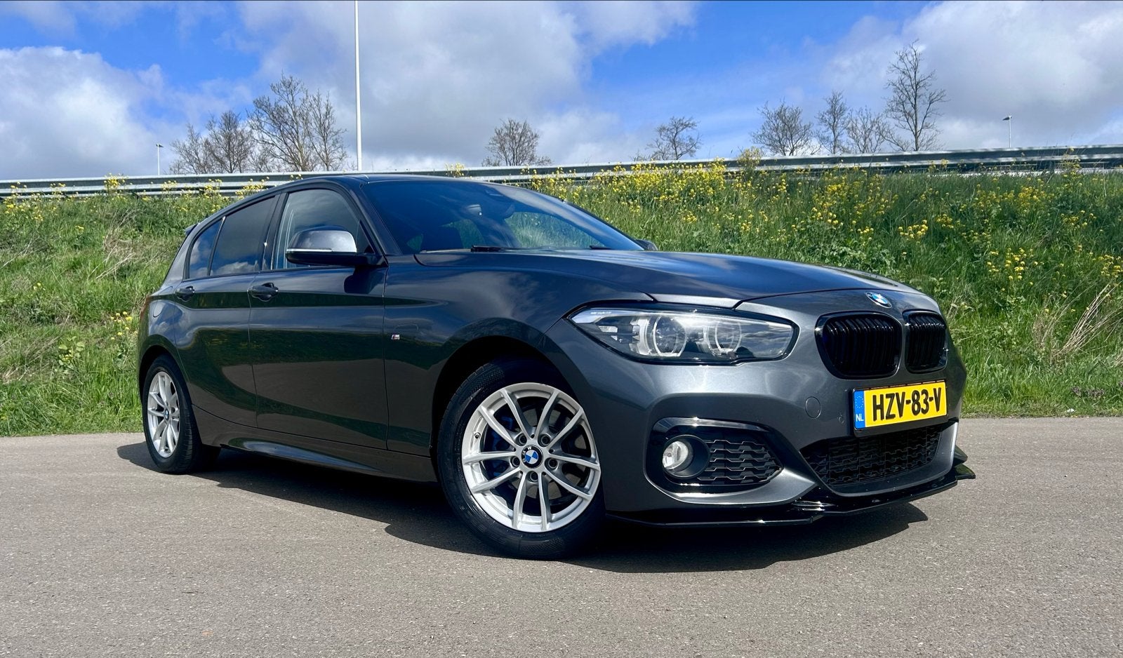 BMW 1-Serie 1.5 118I 5DR 2017 Grijs, Auto's, BMW, 1-Serie, 1280 kg, Zwart, Alcantara