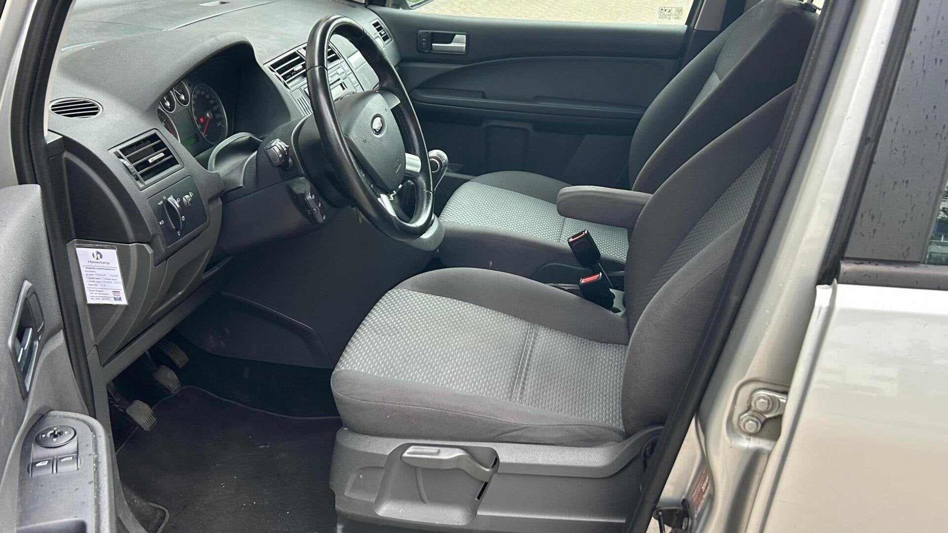 Ford Focus C-Max 1.8/Airco/CruiseContr/125PK/Trekhaak/Nw Apk, Auto's, Voorwielaandrijving, Gebruikt, 4 cilinders, Bluetooth