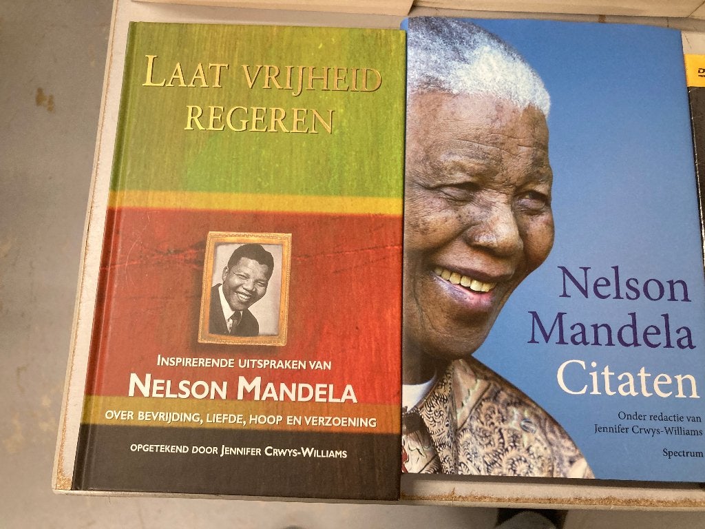 T.K. nog 7 boeken van en over Nelson Mandela Zie lijst + DVD, Ophalen of Verzenden, Gelezen, Nelson Mandela, Politiek