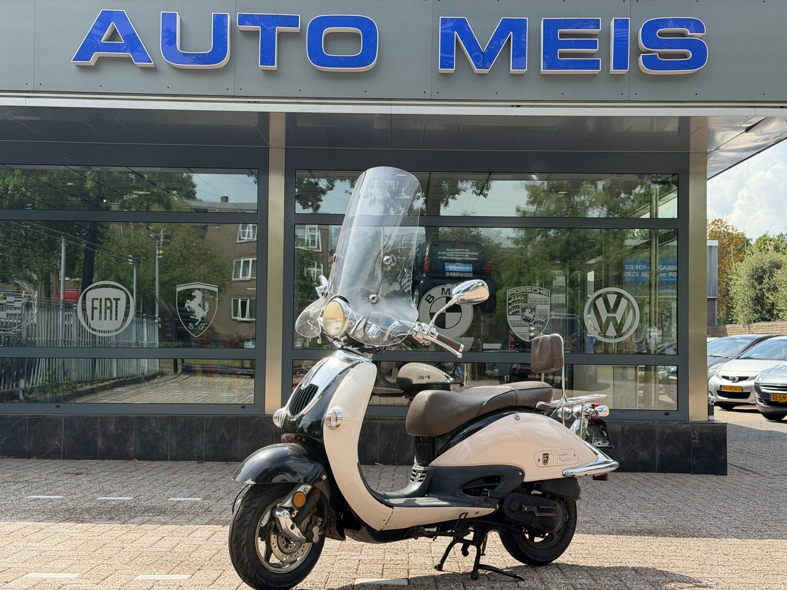 Grande Retro Scooter - Beige/Zwart - Goed Onderhouden, Ophalen, Gebruikt, Benzine, Overige merken