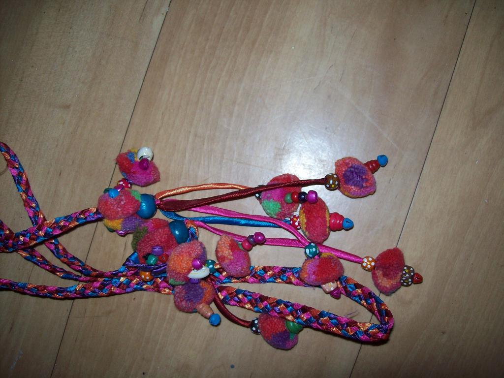 Boho Sentuur/riem  balletjes met schelpjes en kralen, Kleding | Dames, Riemen en Ceinturen, Minder dan 3 cm, Overige kleuren, 100 cm of meer