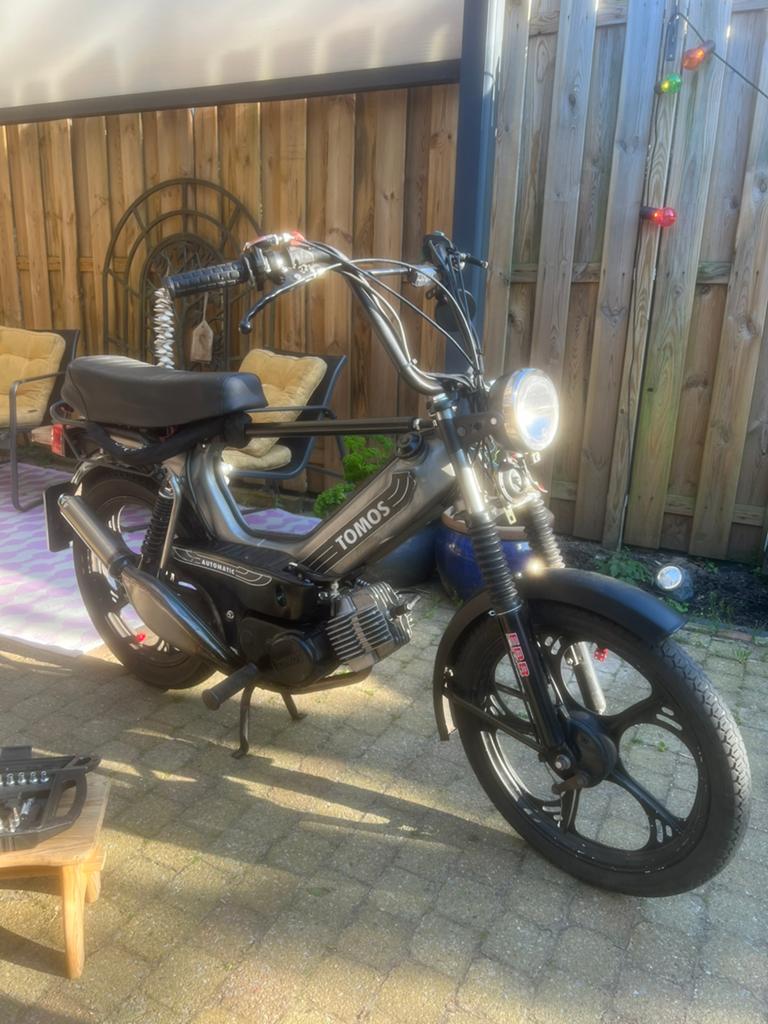 Nette Tomos A35 65cc, Fietsen en Brommers, Brommers | Tomos, Ophalen, 65 cc, Zo goed als nieuw, 2 versnellingen