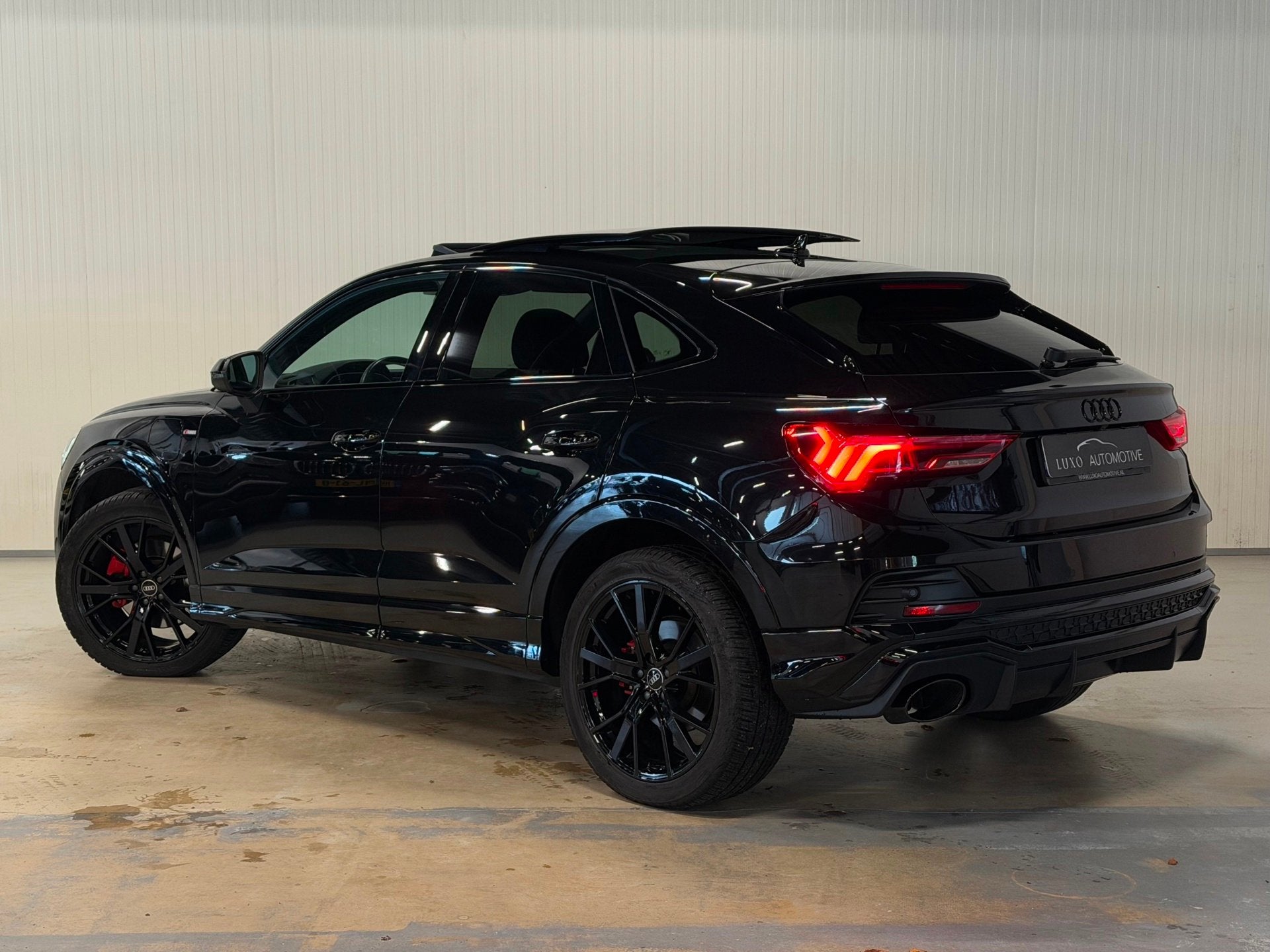 Audi Q3 Sportback 45 TFSI e S Edition | PANO | KEYLESS | BLA, Auto's, Gebruikt, Euro 6, 150 pk, Leder en Stof