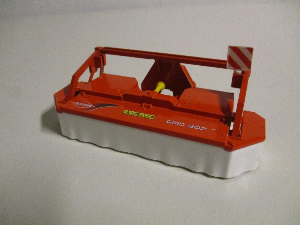 Siku Kuhn frontmaaier, Hobby en Vrije tijd, Modelauto's | 1:32, Ophalen of Verzenden, Gebruikt, Tractor of Landbouw, SIKU