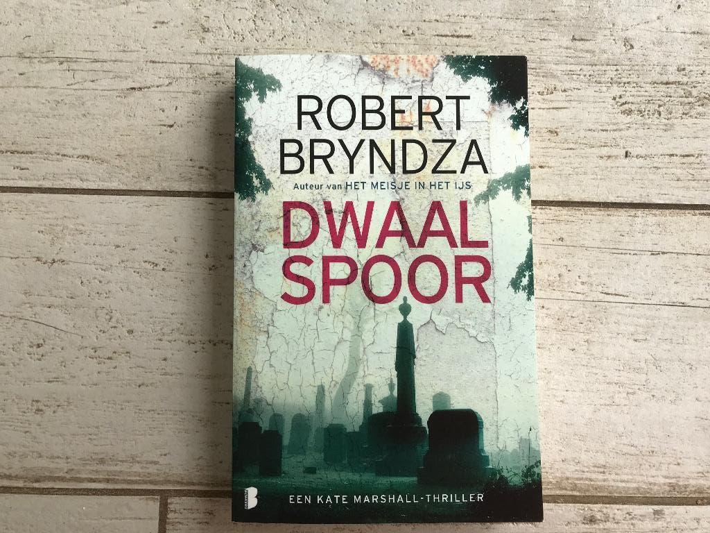Thrillers Robert Bryndza Nieuw, Ophalen of Verzenden, Zo goed als nieuw