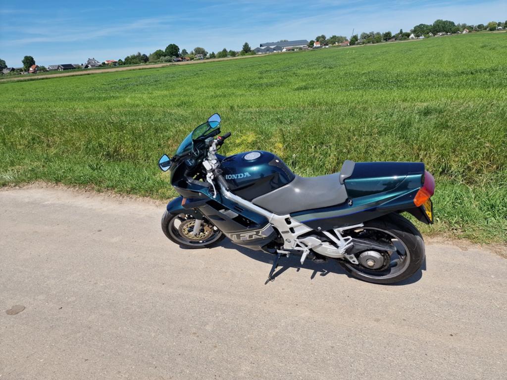 Honda VFR 750F RC36 - Sportieve Toermotor, Motoren, Motoren | Honda, 750 cc, Sportuitlaat, 4 cilinders, Motorrijbewijs A
