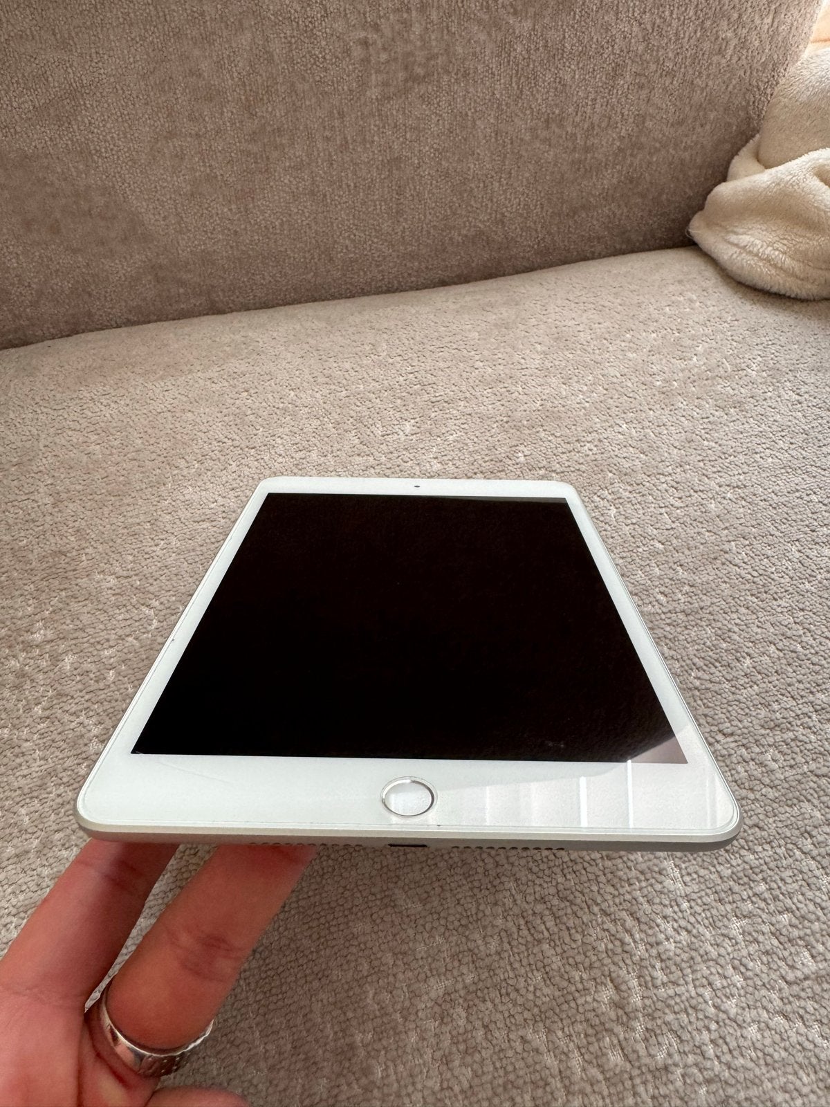 Foto 6 van Apple iPad Mini 5 7,9 inch 256GB + 4G (ZO GOED ALS NIEUW)