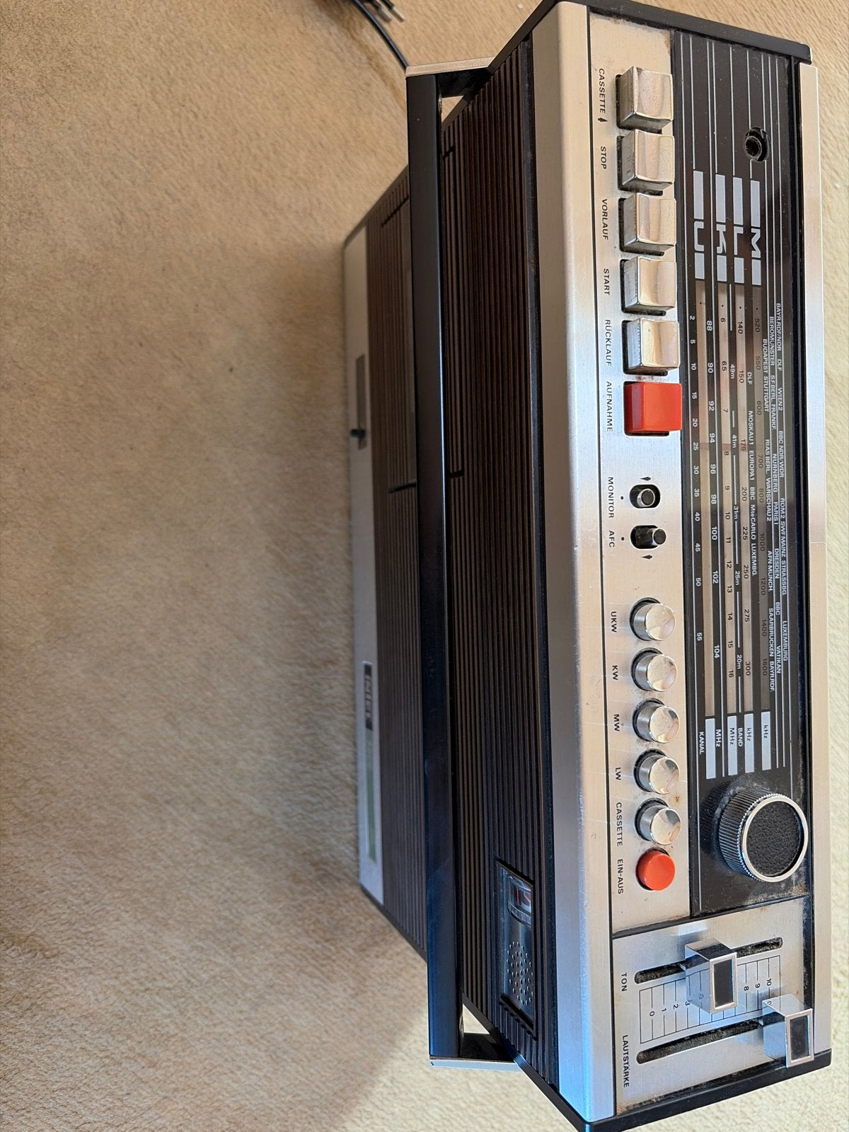 Vintage Intel Radio-Recorder 2050 - Antenne defect, Ophalen of Verzenden, Niet werkend, Radio