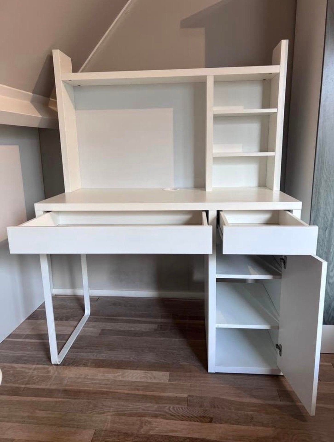 Micke bureau ikea €75 zgan, Ophalen, Zo goed als nieuw