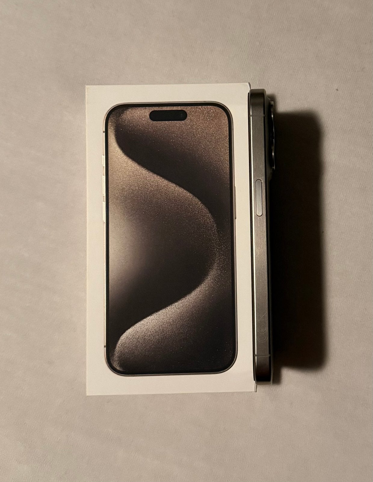 Foto 7 van iPhone 15 Pro 256GB – 90% batterij – zeer nette staat
