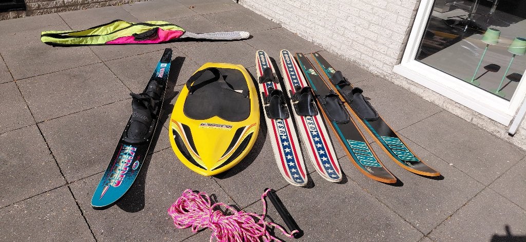 Waterski's, kneeboard  en skilijn, Watersport en Boten, Waterski's, Ophalen, Met draagtas, Waterski's, 160 cm of meer