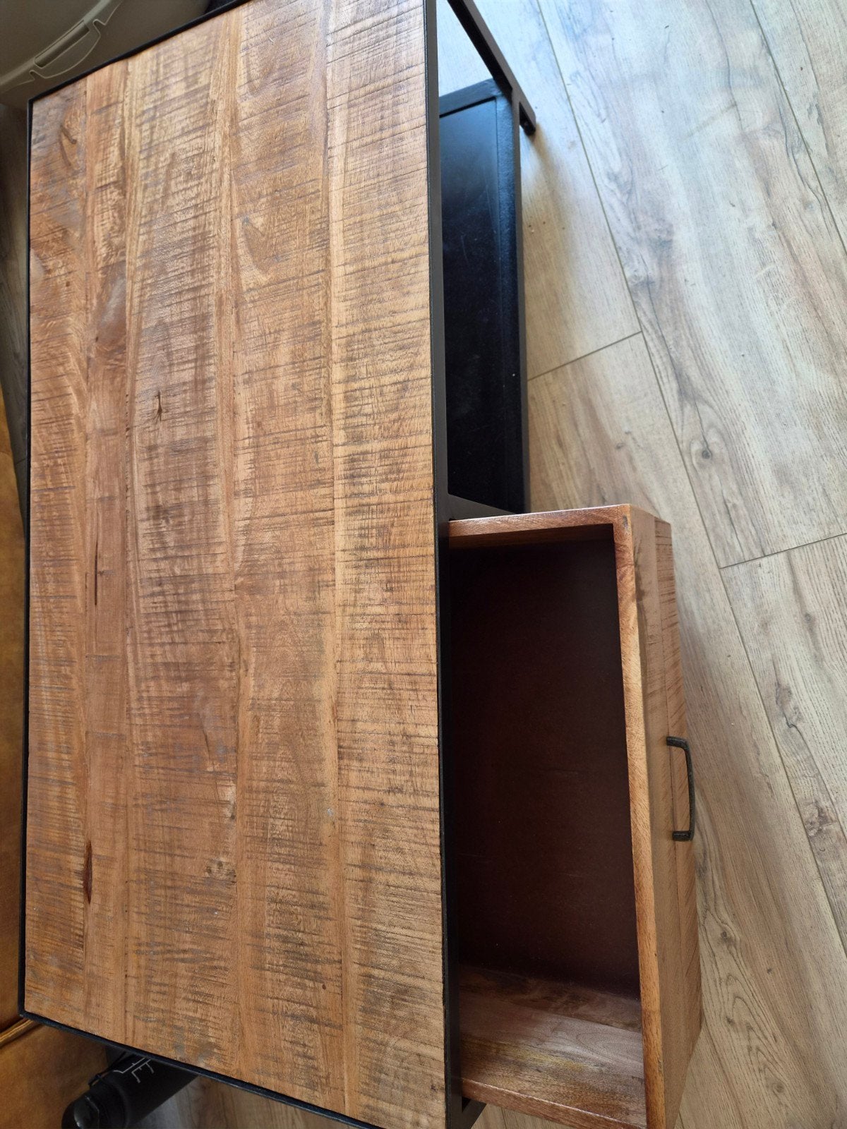 ijzeren salontafel met hout, Ophalen, 100 tot 150 cm, Zo goed als nieuw, 5 – 50