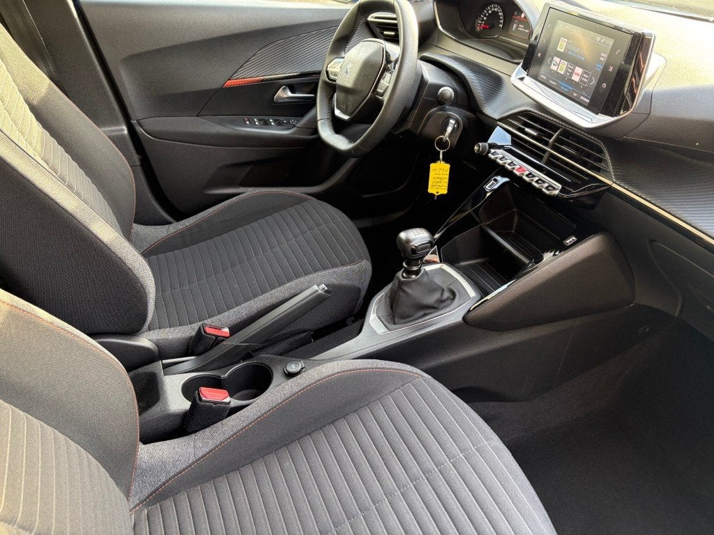 Peugeot 2008 1.2 Navigatie Apple Android PDC Camera ECC Airc, Gebruikt, 1199 cc, Met garantie (alle), Blauw