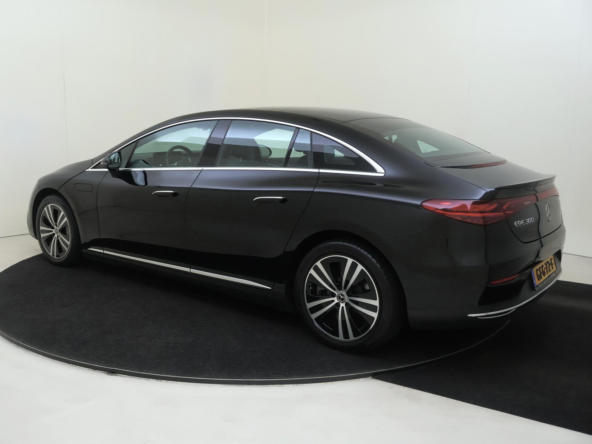 Mercedes-Benz EQE 300 Business Line 89 kWh, Auto's, Achterwielaandrijving, Gebruikt, 89 kWh, Zwart