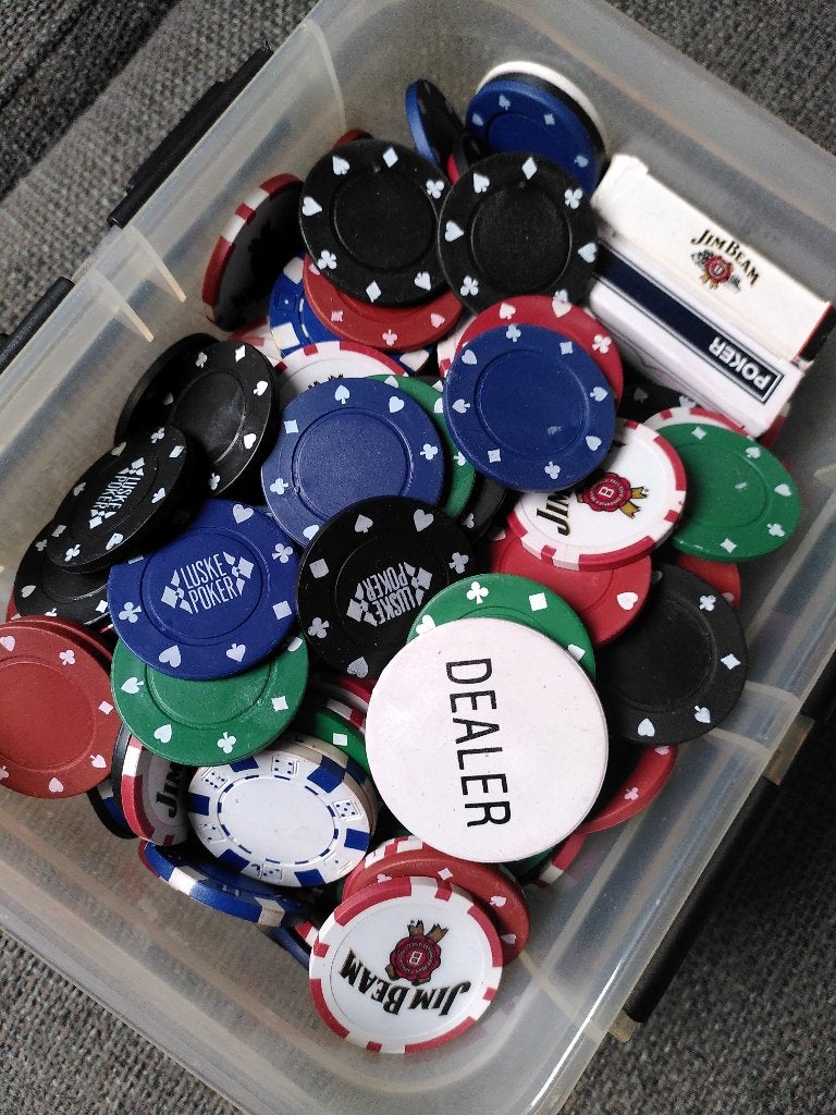 Doosje pokerchips + kaarten, Ophalen of Verzenden, Gebruikt, Onbekend
