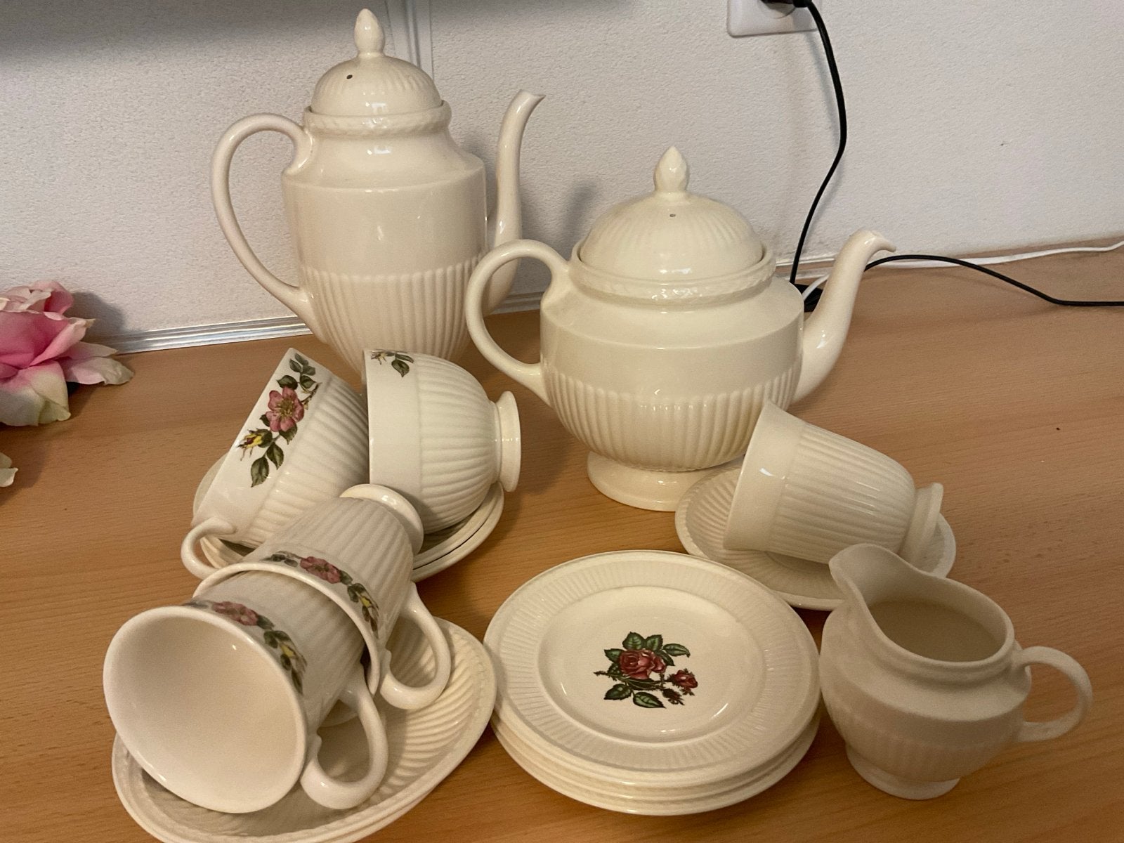 Wedgwood Edme, Mosse Rosé, Briarose serviesonderdelen, Ophalen, Klassiek, Zo goed als nieuw, Theepot