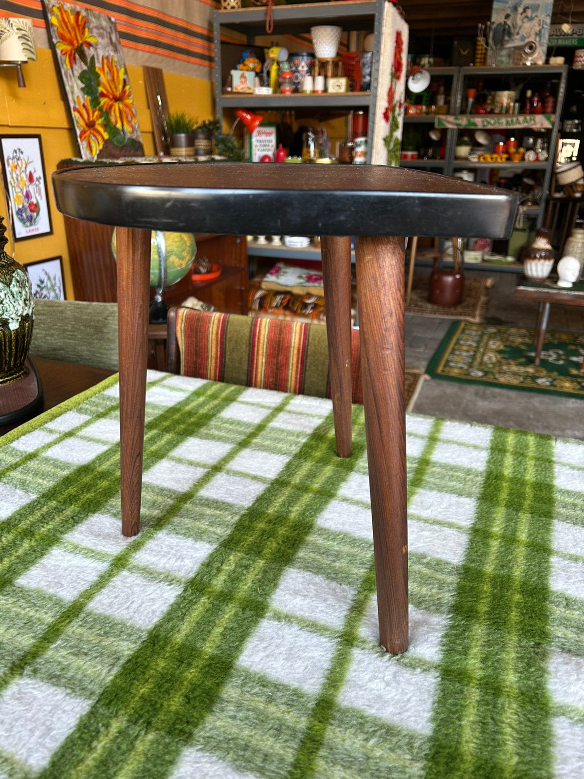 Vintage 60’s/70’s bruin zwarte planten tafel/ side table, Ophalen of Verzenden, Huis en Inrichting