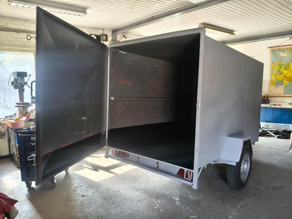 Gesloten aanhangwagen Merk Gookar, Ophalen, Gebruikt