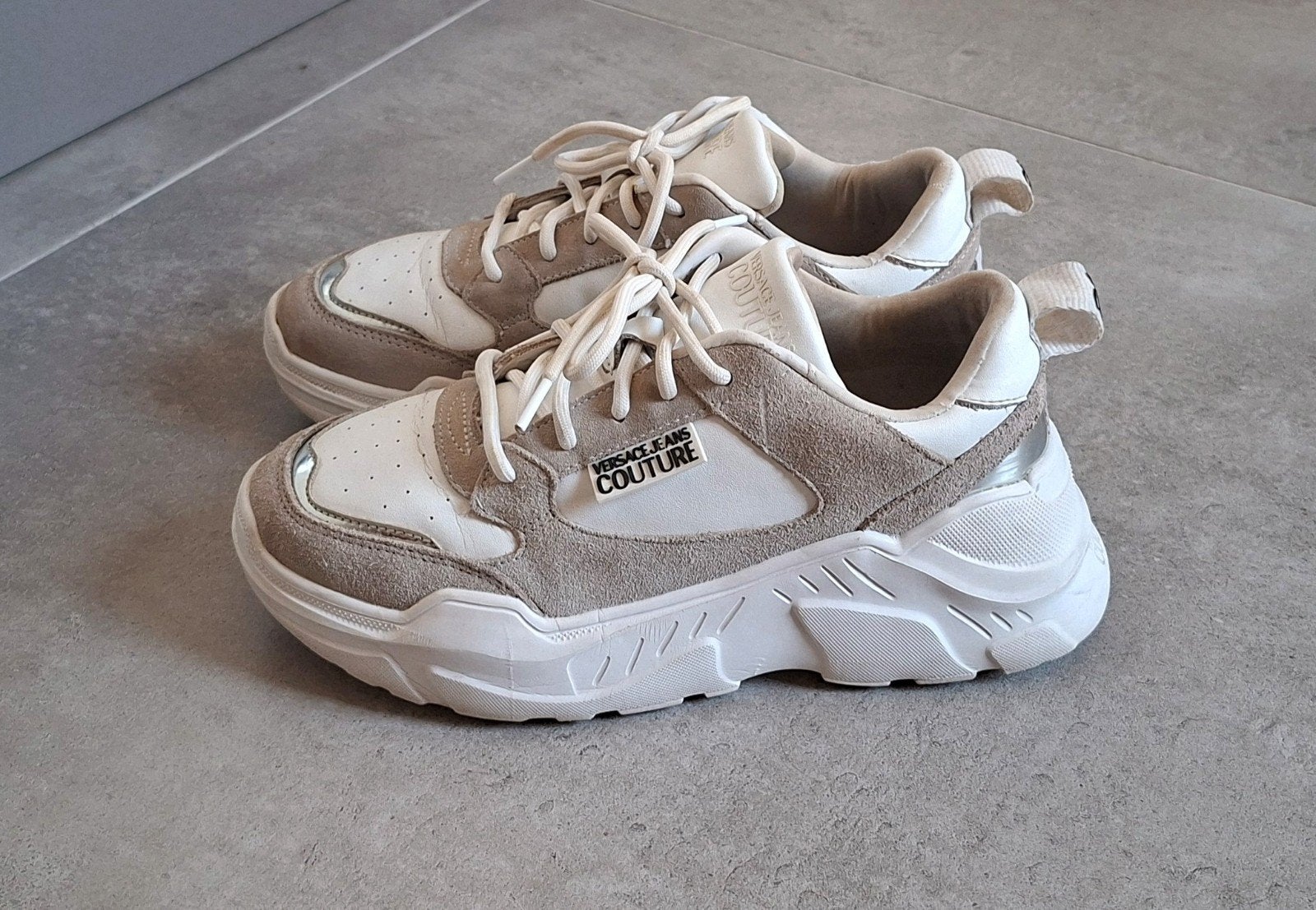 Versace Jeans Couture sneakers maat 37, Kleding | Dames, Schoenen, Wit, Ophalen of Verzenden, Versace, Sneakers of Gympen