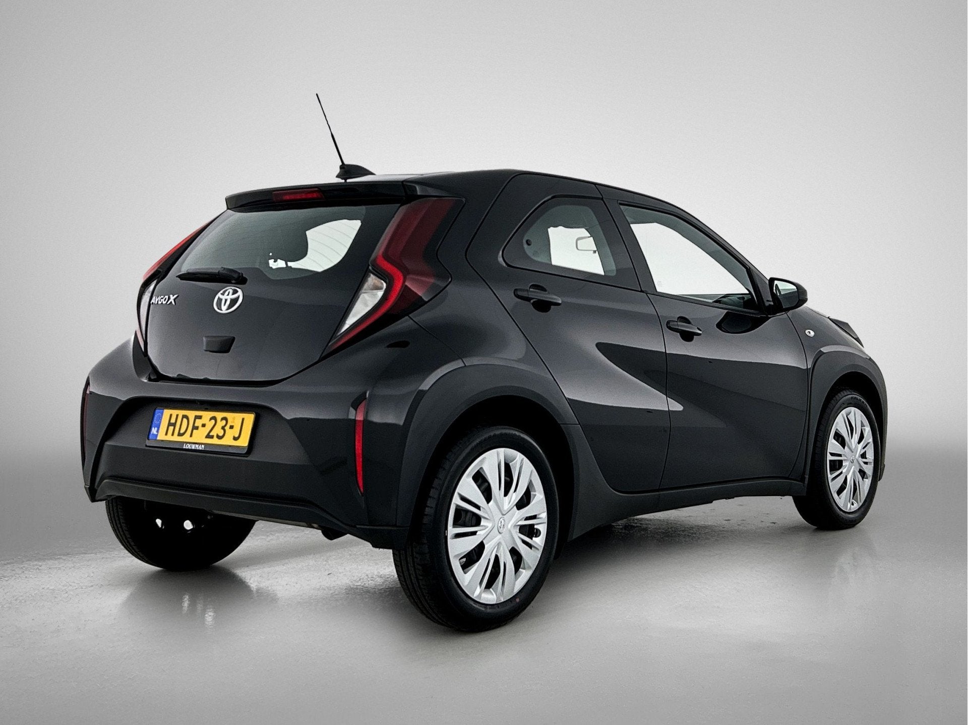Toyota Aygo X 1.0 VVT-i MT Play | BTW Voertuig | 1e Eigenaar, 12 maanden, Stof, 920 kg, 4 stoelen