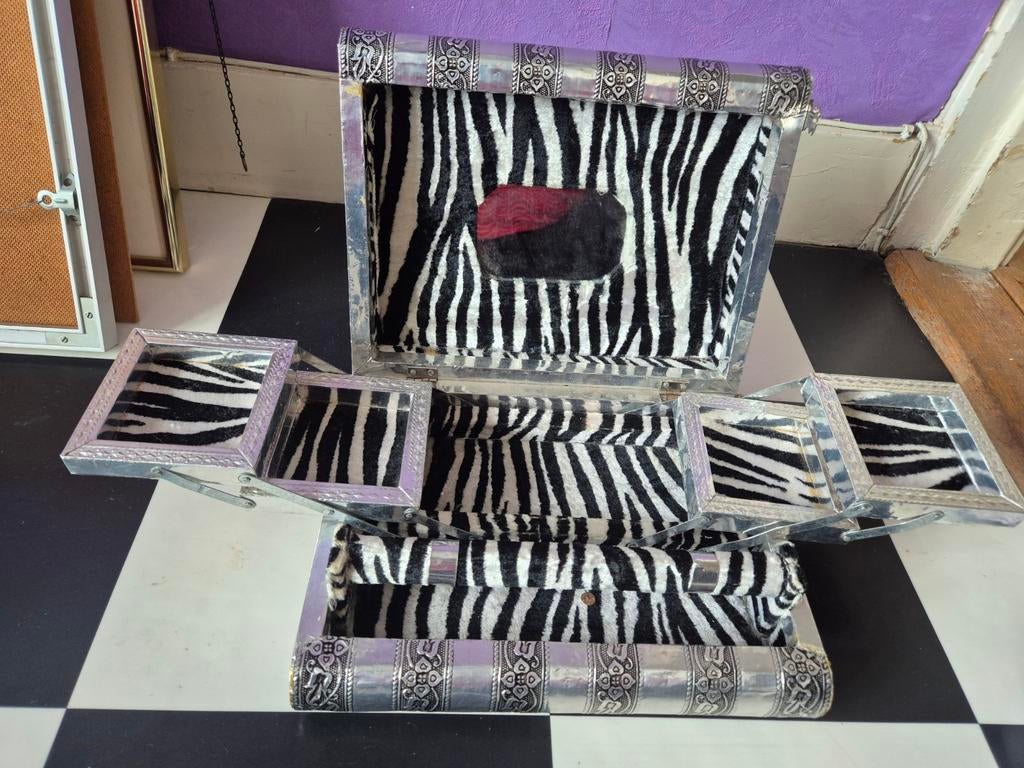 Zilverkleurige sieradendoos met dierenprint, Ophalen, Overige kleuren