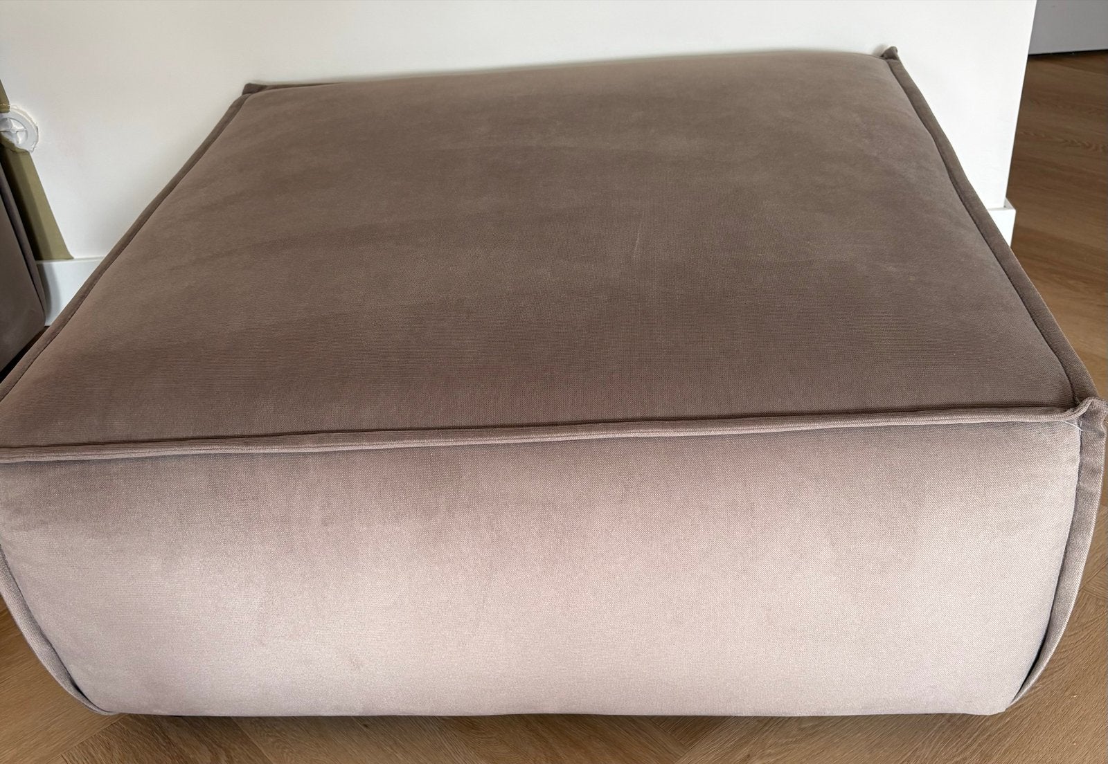 Umix Brooklyn poef/voetenbank - Taupe 95x95 cm, Ophalen, Gebruikt, Vierkant, 75 tot 100 cm