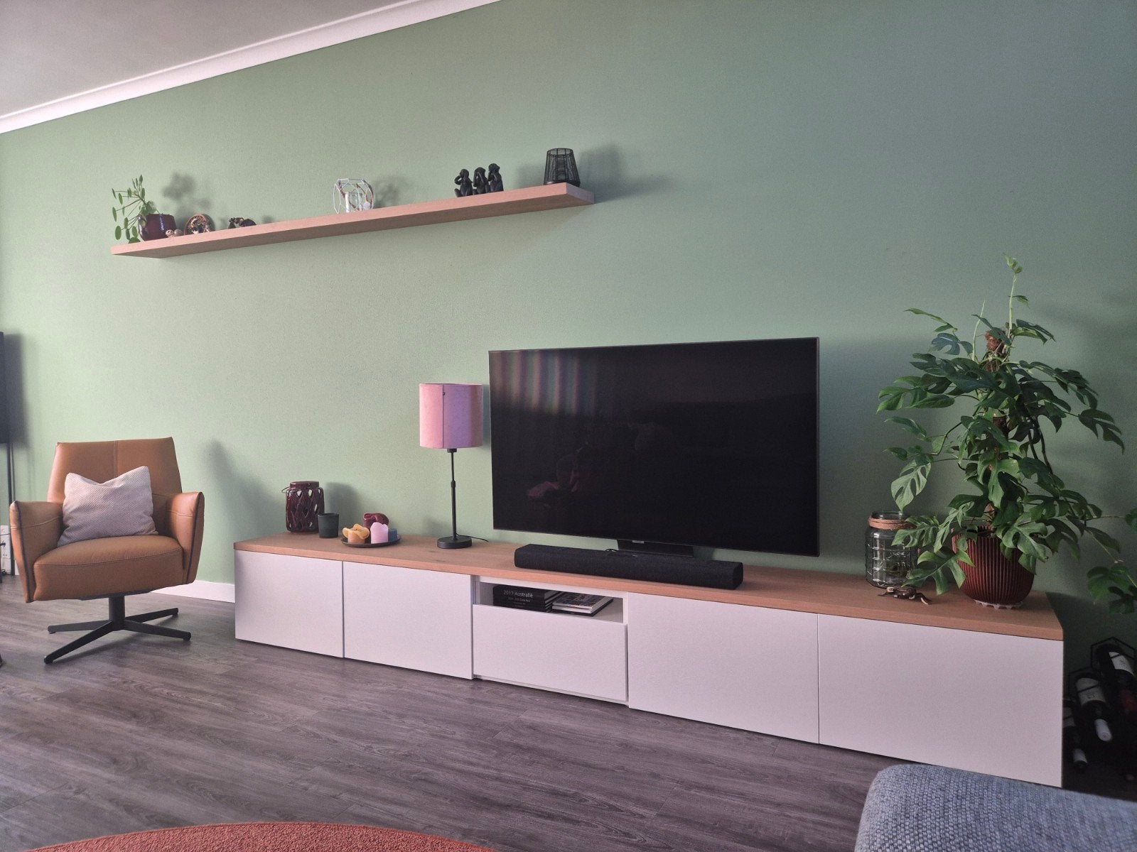 TV meubel met wandplank, Ophalen, Eikenhout, Zo goed als nieuw, 200 cm of meer