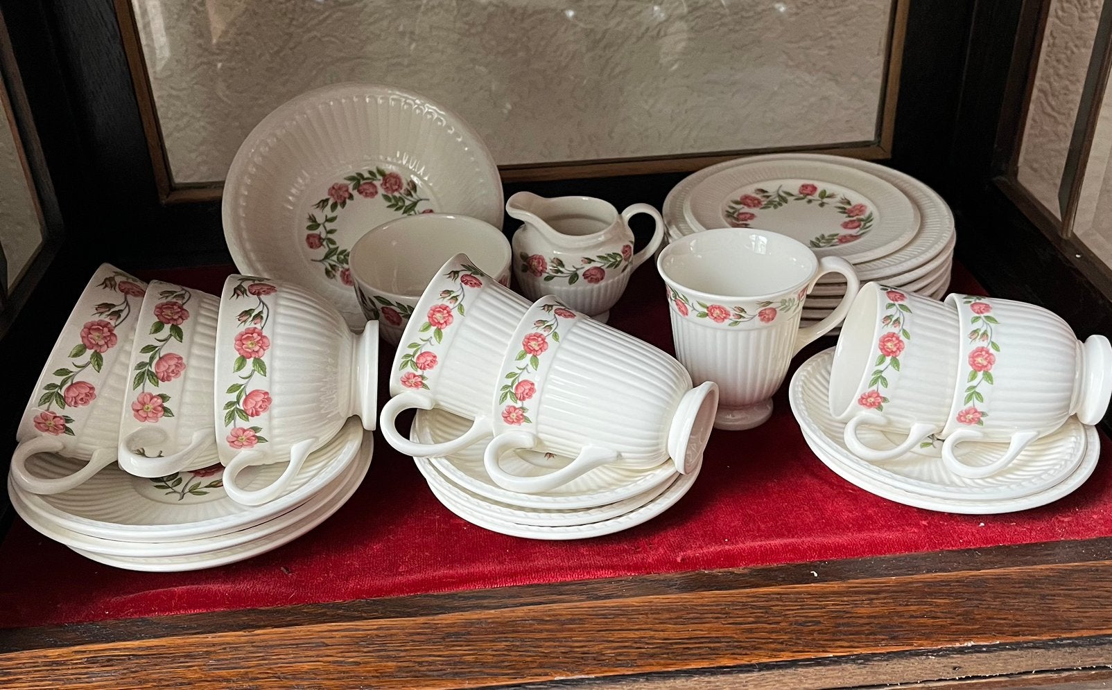 Servies Wedgwood Rosalind, Ophalen, Zo goed als nieuw, Overige materialen, Wedgwood