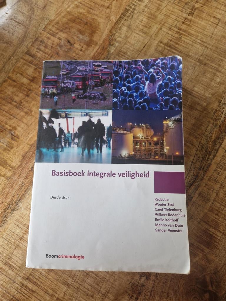 Boeken voor de opleiding Integrale Veiligheidskunde, Boeken, Studieboeken en Cursussen, Ophalen of Verzenden, Beta, Zo goed als nieuw