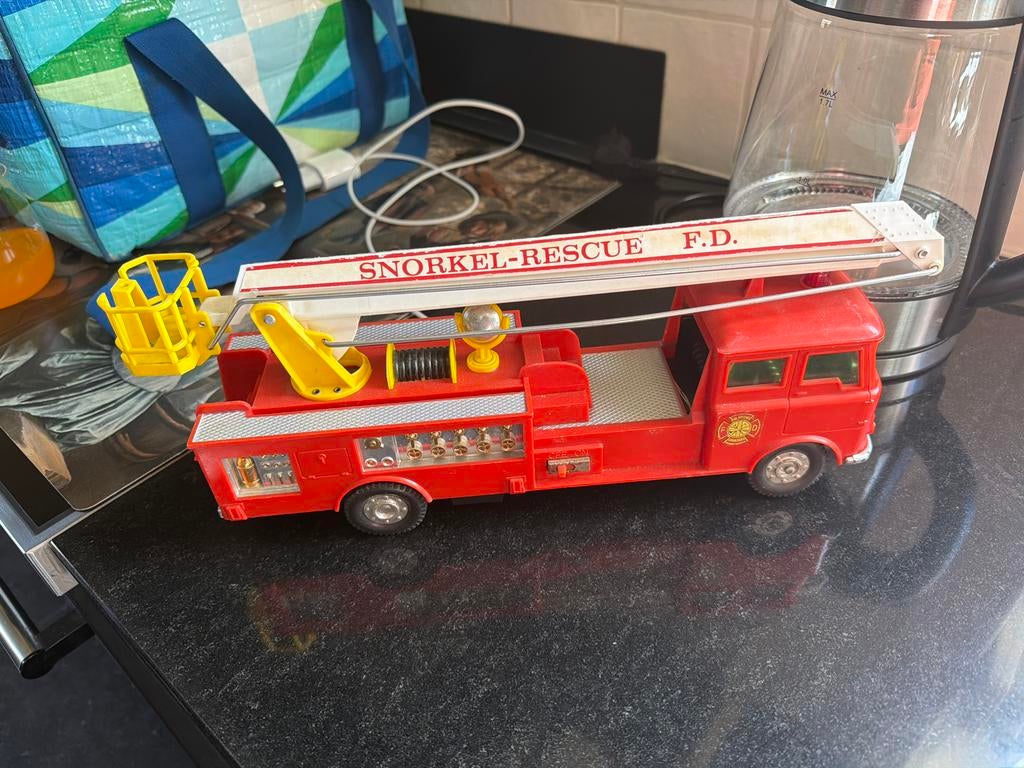 Corgi Toys Copy Bedford Snorkel Brandweerwagen Hong Kong, Hobby en Vrije tijd, Modelauto's | 1:24, Zo goed als nieuw, Bus of Vrachtwagen