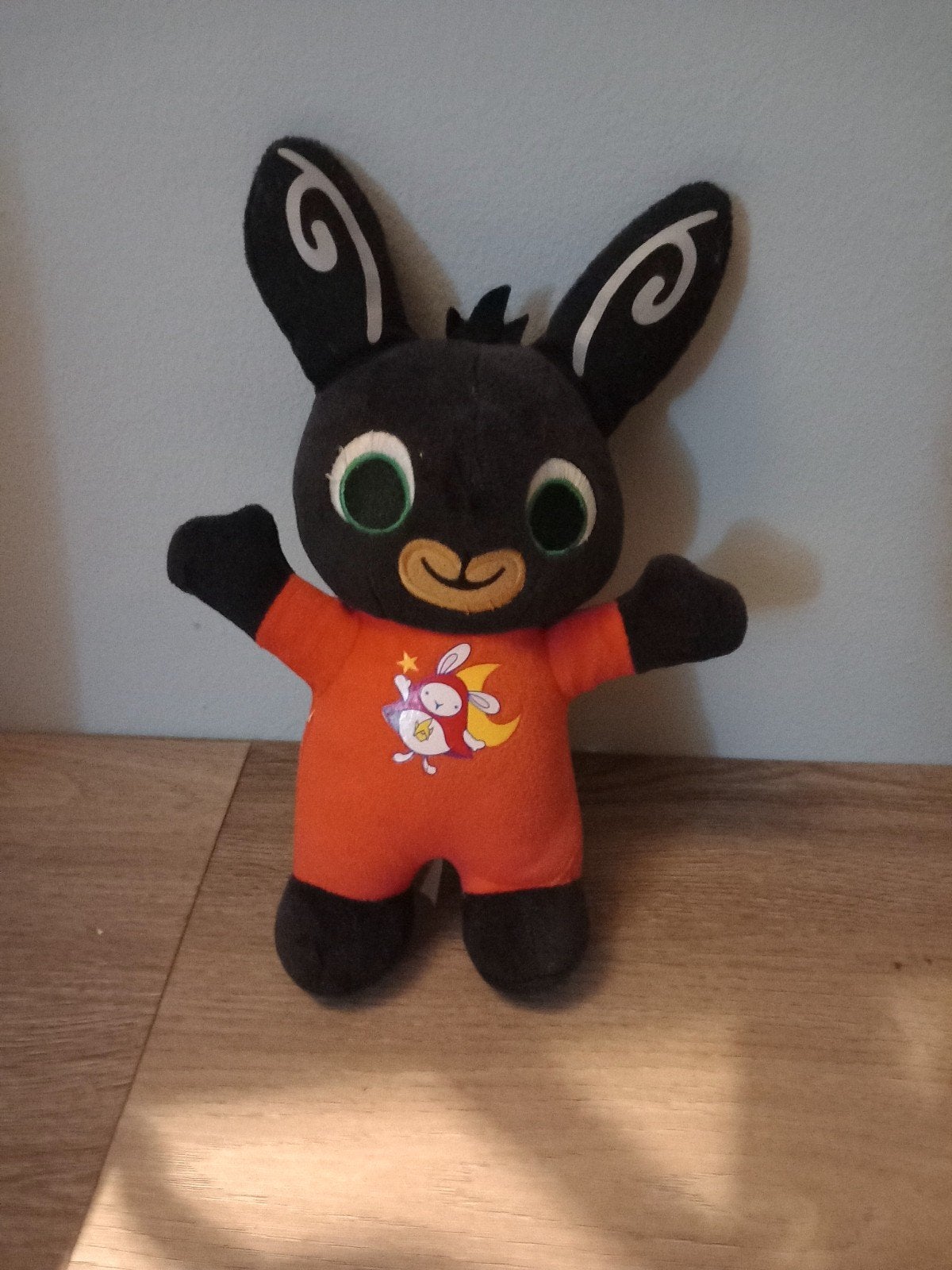 Bing Konijn Knuffel - Zwart/Oranje, Kinderen en Baby's, Overige merken, Overige karakters, Konijn, Zwart