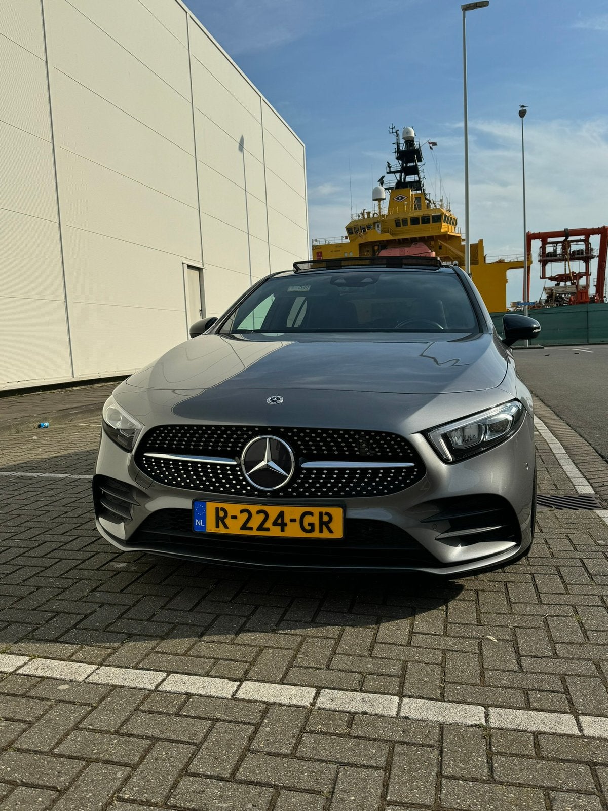 Mercedes-Benz A200 AMG NIGHT PAKKET DEALER ONDERHOUDEN, Auto's, 4 cilinders, 75 €/maand, Particulier, Verwarmde buitenspiegels