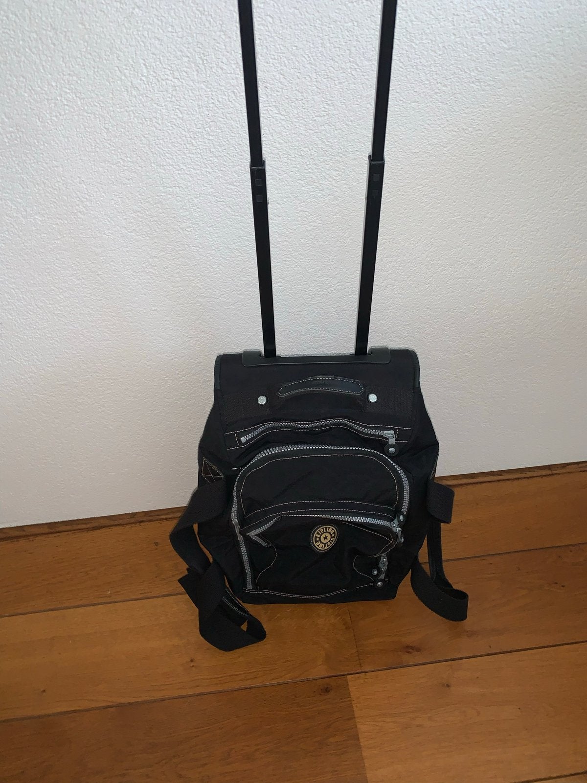 Kipling handbagage / rugzak met wieltjes ZGAN, Sieraden, Tassen en Uiterlijk, Tassen | Reistassen en Weekendtassen, 20 tot 30 cm
