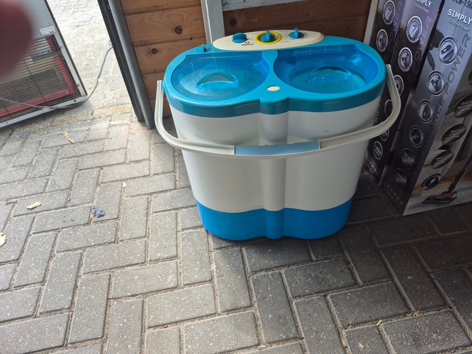 leuke alpina camping wasmachine met ingebouwde centrifuge, Ophalen, Gebruikt