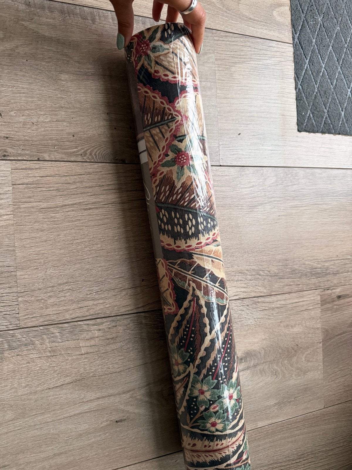 Vliesbehang met botanisch patroon - Livingwalls, Huis en Inrichting, Stoffering | Behang, Vliesbehang, Rood, Beige, Bruin, Groen