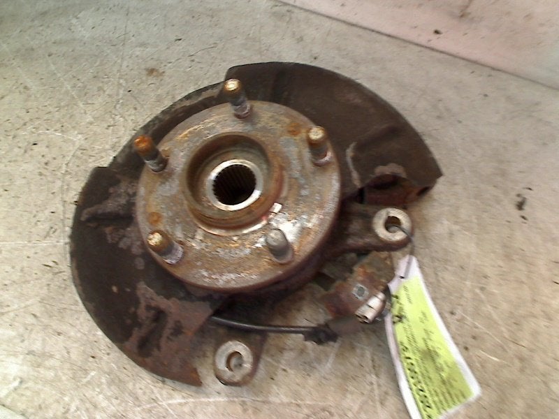 Fusee Rechts Voor Suzuki SX4 (EY/GY) (2006-06/..), Gebruikt, Suzuki Deutschland GmbH, Kontakt@suzuki.de, Suzuki-Allee 7, Bensheim 64625, , Duitsland
