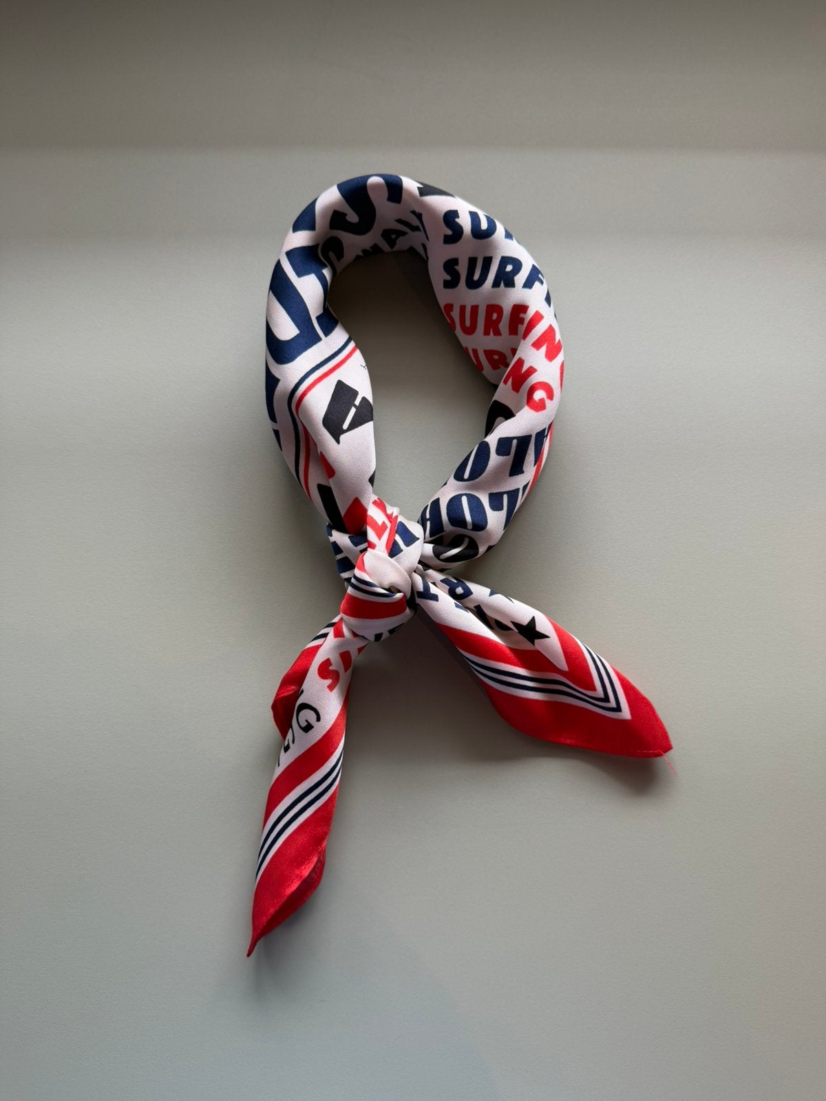 Scotch & Soda satijn bandana, Ophalen of Verzenden, Zo goed als nieuw, Sjaal